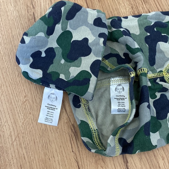 Gerber Newborn pant and matching hat - Picture 3 of 3